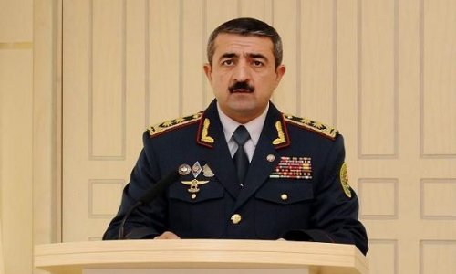 Elçin Quliyev pulsuz yoqa dərsi keçib