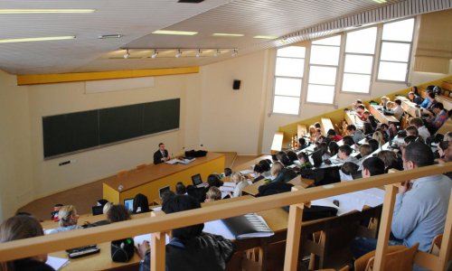 İki dövlət universiteti birləşdirilə bilər