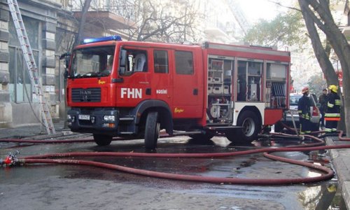 Bakıda bina yanıb - 14 nəfər təxliyyə olundu