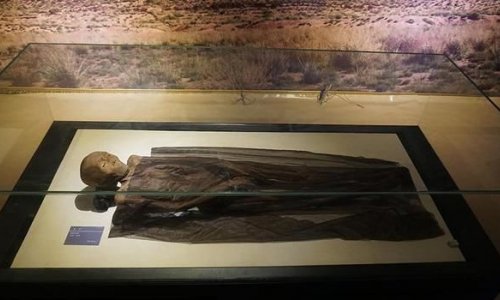 1700 yaşı olan mumiya tapıldı - FOTO