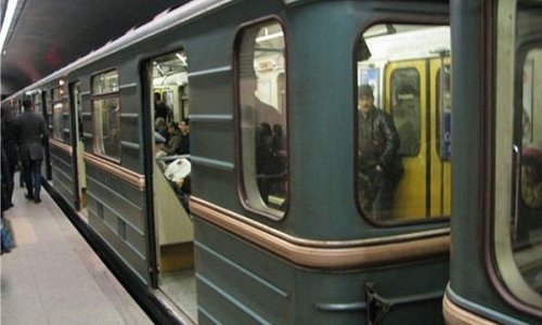 Bakının bu metro stansiyası bir il müddətinə bağlanır