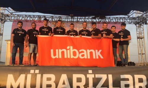 Unibank komandası ekstremal yarışın qaliblərindən oldu