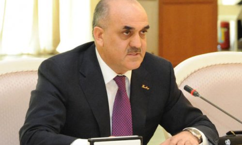 Nazir: Əmək qabiliyyətli 890 min qadın heç yerdə işləmir