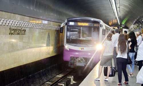 Polis metroda əməliyyat keçirdi