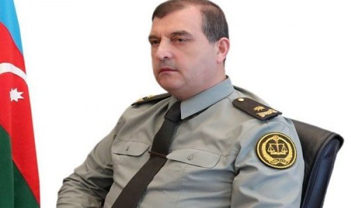 Məhbuslara görə tutulan rəis generalın qohumudur