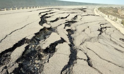 Bir neçə avtomobil yolunda sürüşmələr aktivləşdi