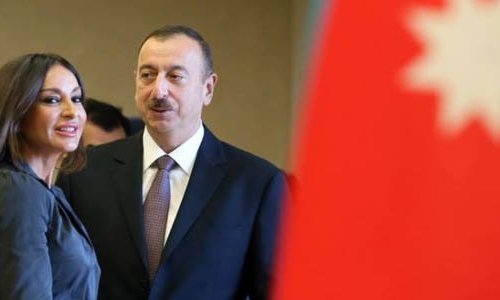 İlham Əliyev idmançılarla görüşür