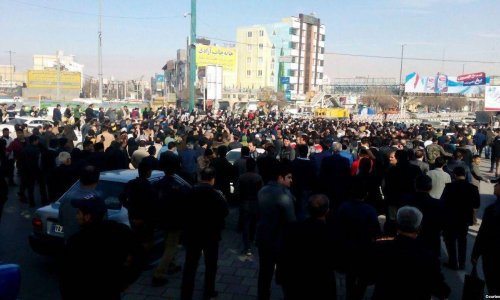 İranda etirazlar: Azərbaycan şəhərində ölüm - VİDEO