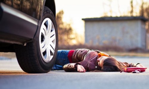 Bakıda yol polisi əməkdaşı avtomobillə piyadanı vuraraq öldürüb