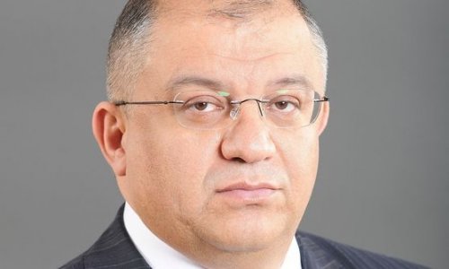 Deputat: Sarkisyan “Kreml siyahısı”ndan qorxuya düşüb