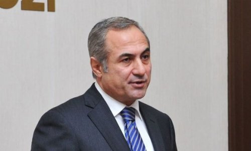 Nazir müavini deputatları tənqid etdi