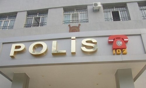 Polis şöbəsində intihar