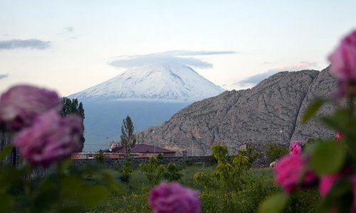 Необычайной красоты облако накрыло вершину самой высокой в Турции горы - ФОТО 