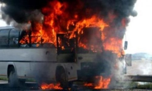 Hacıları daşıyan avtobus yandı – Video