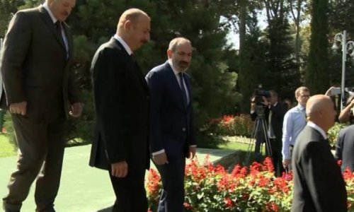 İlham Əliyev-Paşinyan görüşünün yeni kadrları – VİDEO