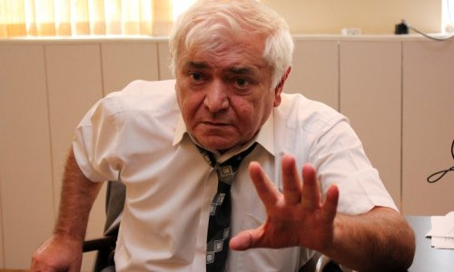 “Onu Dilçilik İnstitutuna məsləhətçi təyin etsinlər” - Deputat nazirin çıxışından danışdı - VİDEO