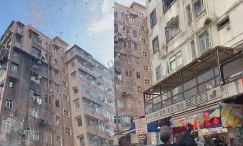 Binadan insanlara pul atan milyonçu həbs edildi - VİDEO