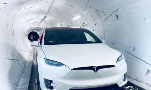 İlon Mask “Hyperloop” yeraltı tunelini nümayiş etdirdi - VİDEO