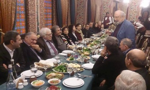 Ибрагимбекова торжественно встречают в Баку ФОТО