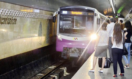 Bakı metrosunda həyacan: Sərnişin dolu qatar tuneldə qaldı