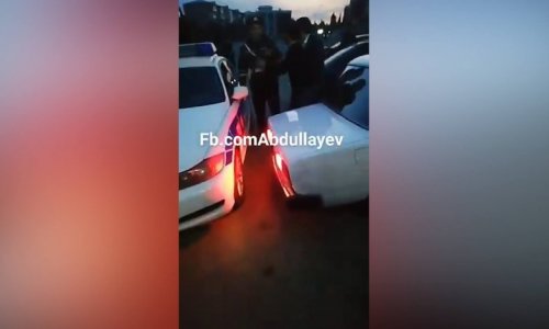 В Азербайджане автохулиган наехал на автомобиль дорожной полиции - ВИДЕО