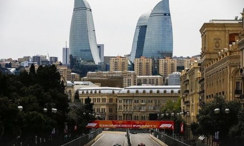 Закрылся центр Баку