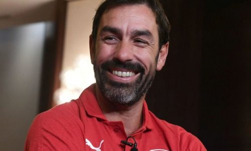 Pires Bakıda səhər yeməyi yeyib “Arsenal” fanatlarına çağırış etdi