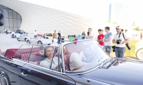 В Азербайджана состоялись выставка и автопробег классических автомобилей