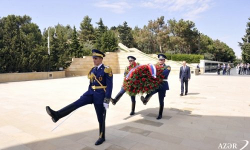 Патрушев почтил память героев, погибших за Карабах