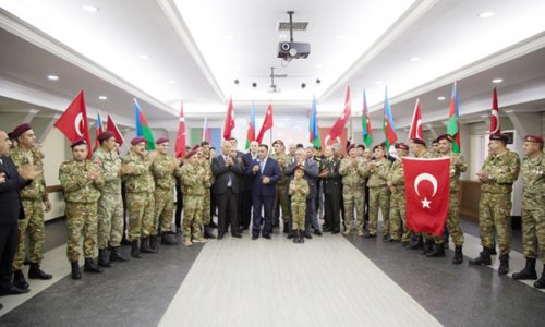 “Türk ordusu ilə bərabər döyüşlərə qatılmaq istəyirik” - Bakıda möhtəşəm aksiya - FOTO