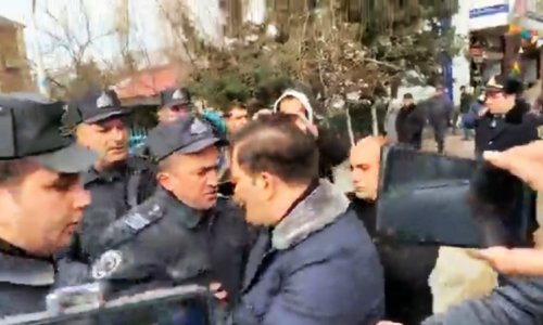 Polis deputatlığa namizədləri saxlayıb