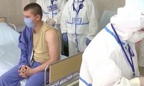 Российские врачи рассказали о состоянии участников испытаний вакцины от COVID-19