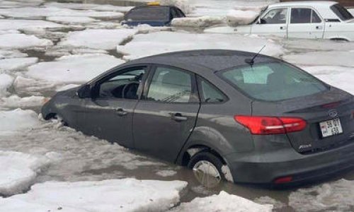 Ermənistanda onlarla maşın asfaltın altında qaldı - FOTO