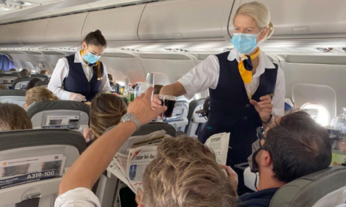 Специалисты оценили вероятность заразиться коронавирусом в самолете