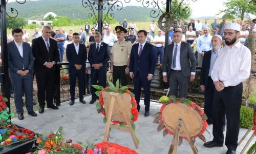 Şəhidin ad günü məzarı yanında qeyd olunub