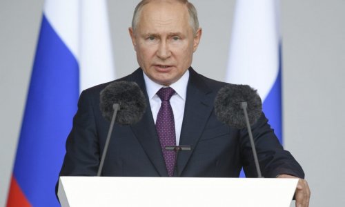 Putin: Economic life recovers and goes back to normal