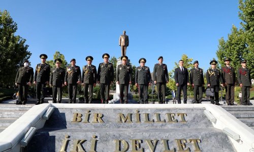Chief of Azerbaijani Army General Staff visits Heydar Aliyev Park in Ankara
