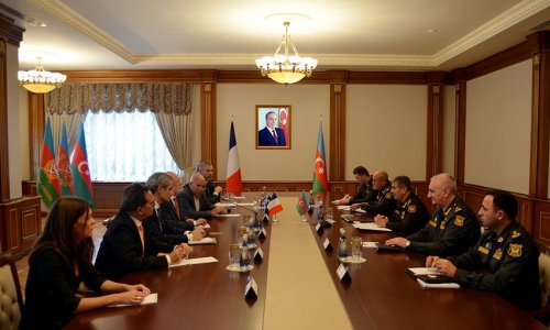 Defense Minister meets with French delegation