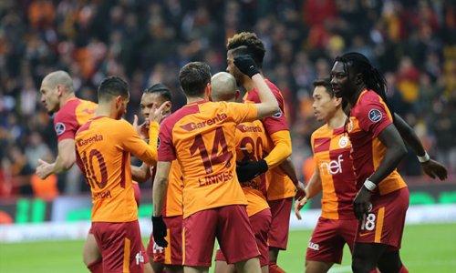 UEFA “Qalatasaray”ı cərimələdi