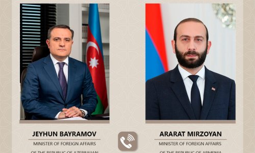 Azerbaijani, Armenian FMs talk over phone 