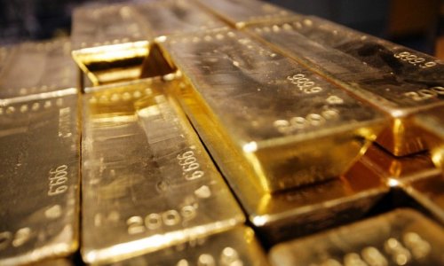 Gold prices rise slightly