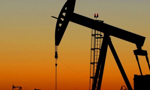 Global oil prices rise by over 1%