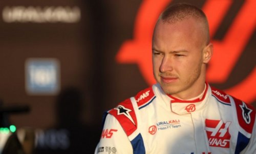 Russian driver sues F1 team
