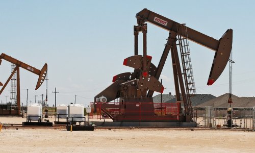 Azerbaijani oil drops by nearly $4