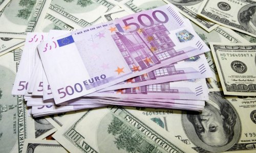 US dollar falls against euro