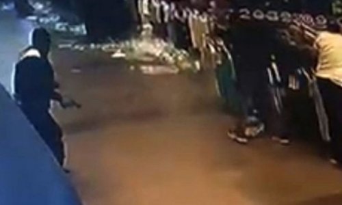 İstanbulun mərkəzində atışma: Çox sayda insan yaralanıb - VİDEO