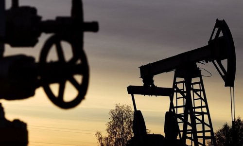 Azerbaijani oil drops 1% in price