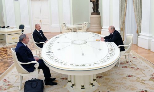 Putin invites Ilham Aliyev, Nikol Pashinyan to trilateral summit in Russia