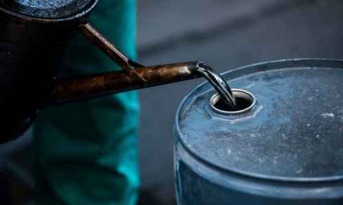 Azerbaijani oil drops in price