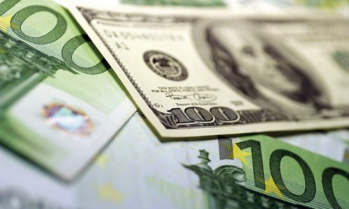 Euro falls slightly against dollar ahead of ECB meeting